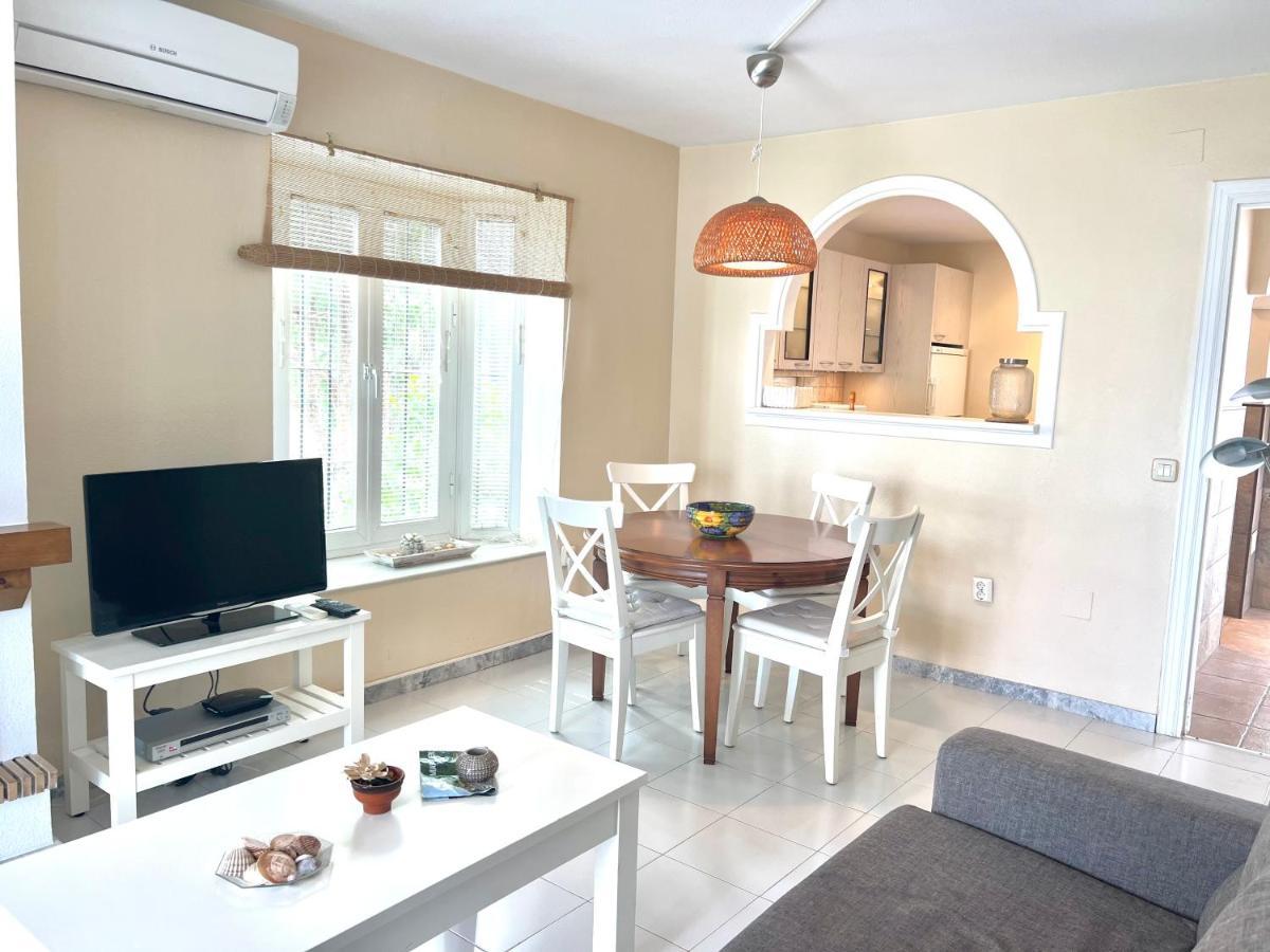 Fabulous Vacation In A 2 Bedroom Townhouse With 2 Terraces Overlooking The Sea, Suitable For 6 People 3 Swimming Pools Tennis And 200 Mts From The Sea El Faro Екстериор снимка