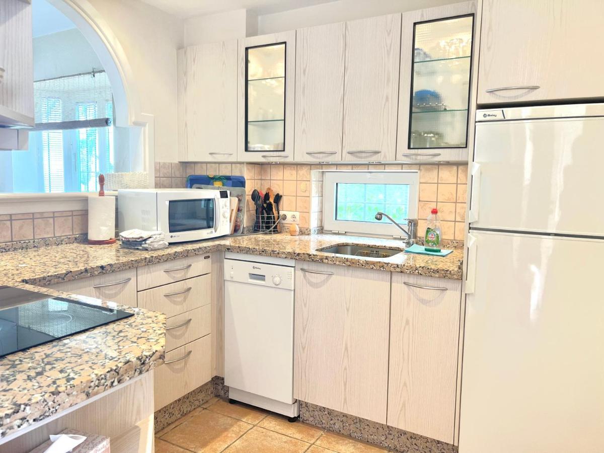 Fabulous Vacation In A 2 Bedroom Townhouse With 2 Terraces Overlooking The Sea, Suitable For 6 People 3 Swimming Pools Tennis And 200 Mts From The Sea El Faro Екстериор снимка